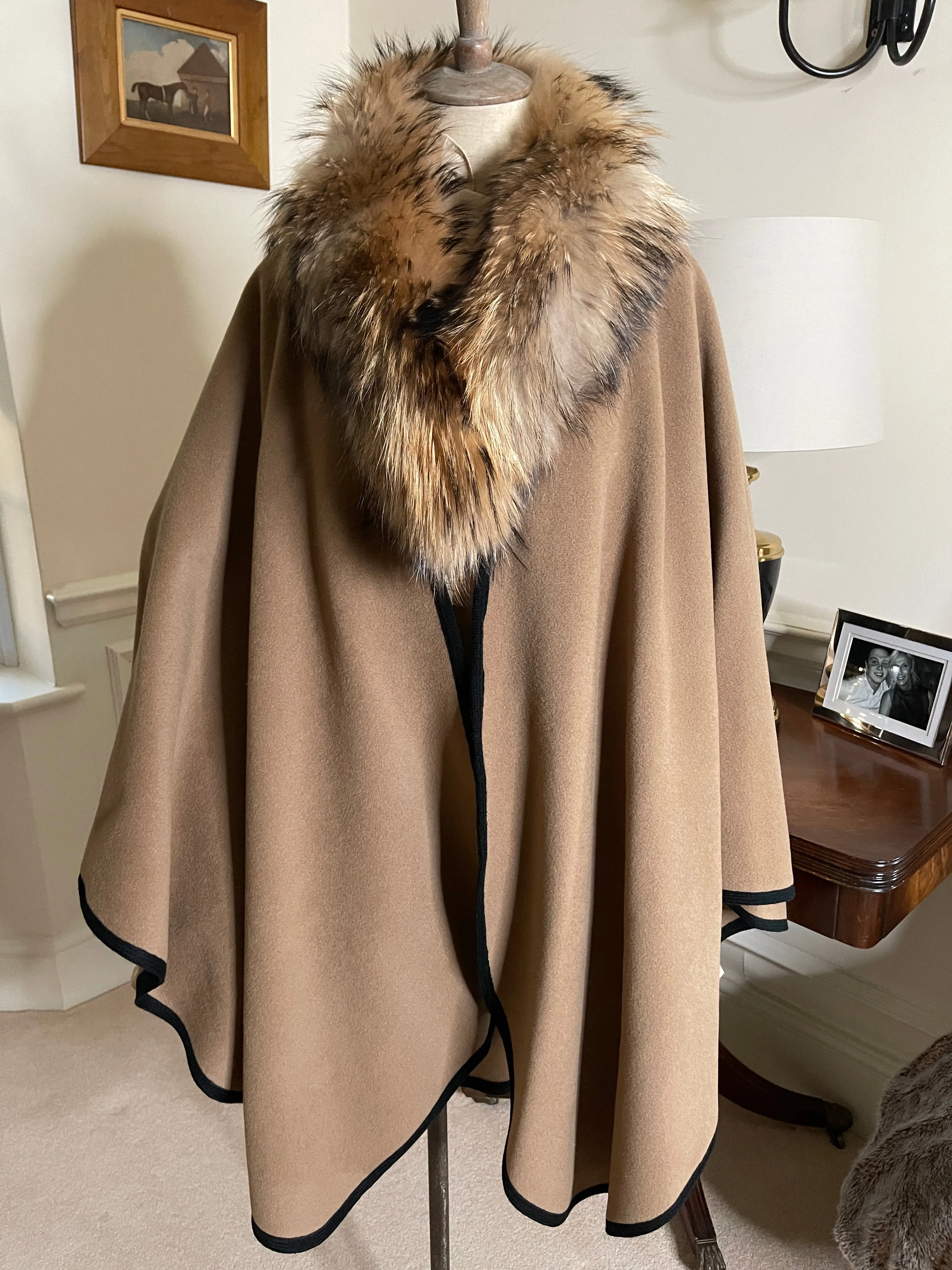 Karen Wool Cashmere Cape