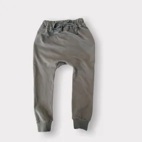 (MISLABELED )Size 6/7 but labeled as 8/9–Emma Grace Shoppe Organic Joggers - Neutral Grey, Brown, and Black
