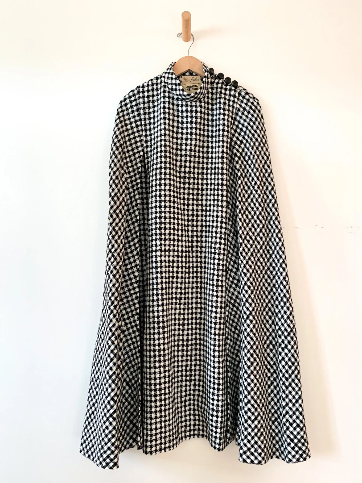 Miss Bullock Houndstooth Wool Cape