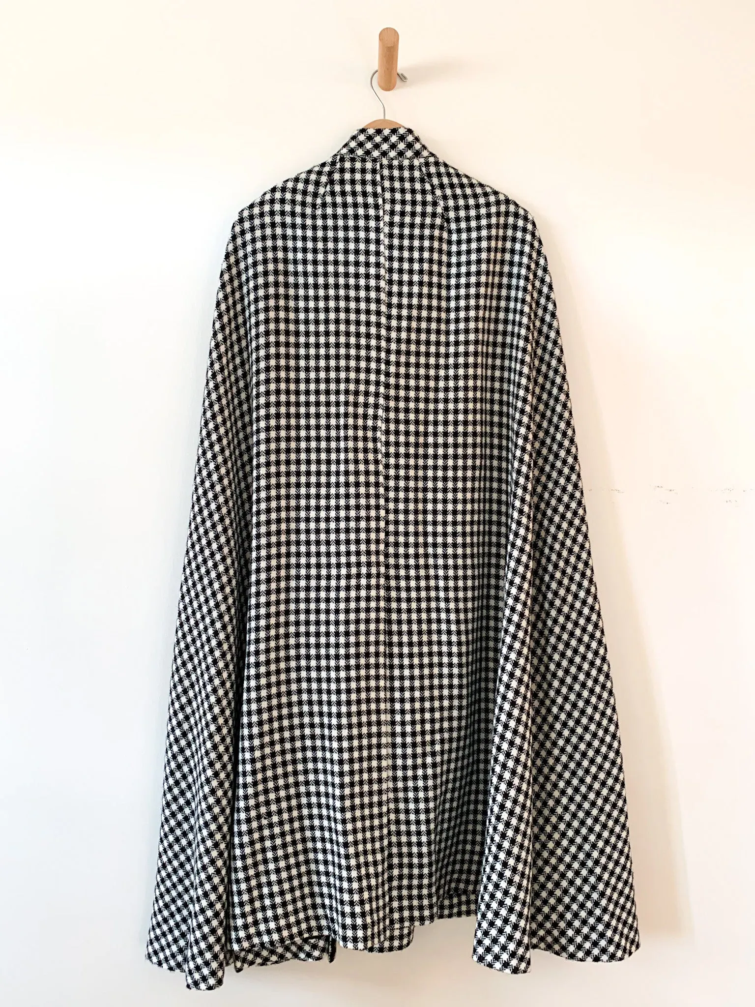 Miss Bullock Houndstooth Wool Cape