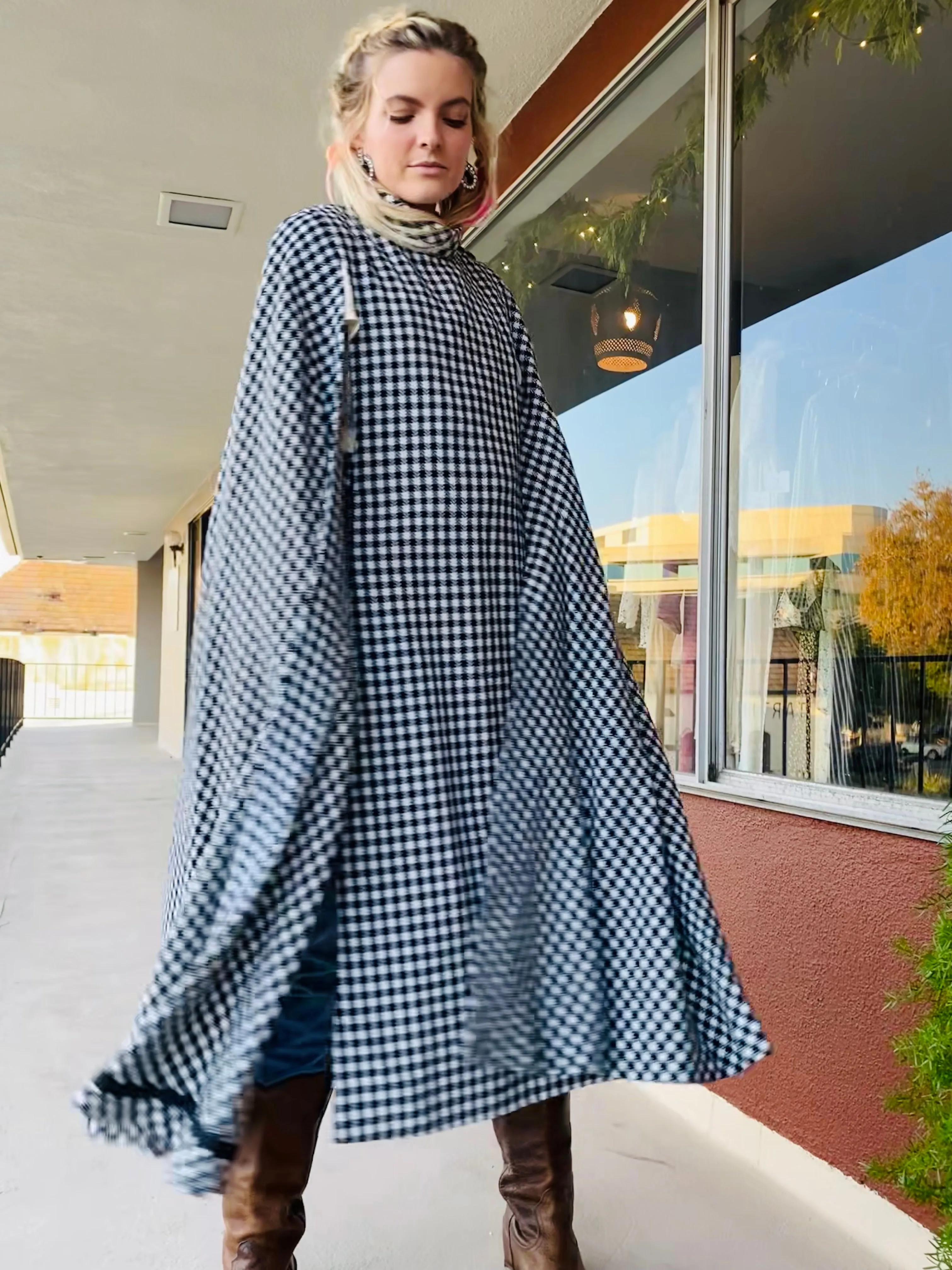 Miss Bullock Houndstooth Wool Cape