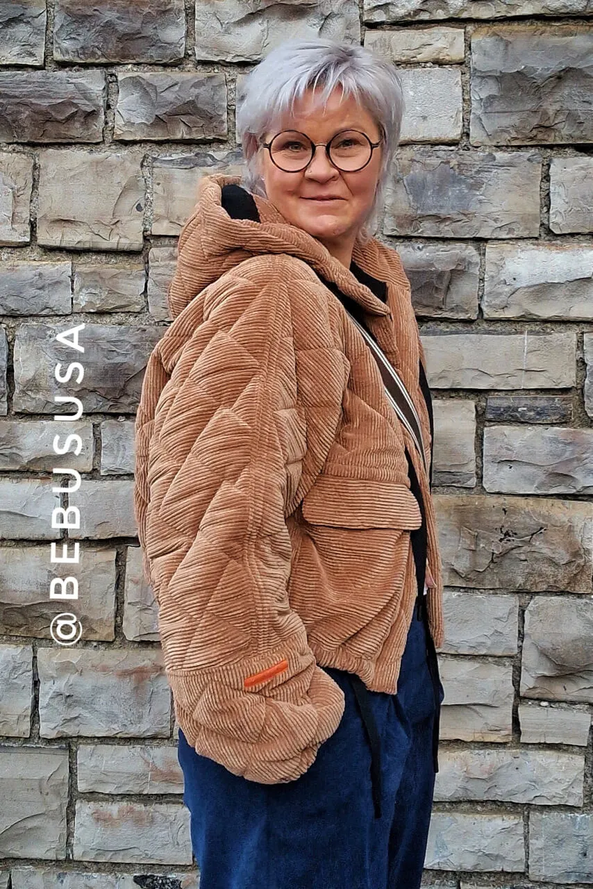 No69 Jacke mit T-Ärmel und Kapuze