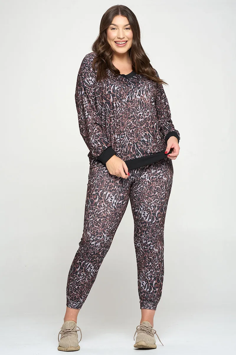 Plus Size Striking Leopard Print Matching Lounge Set