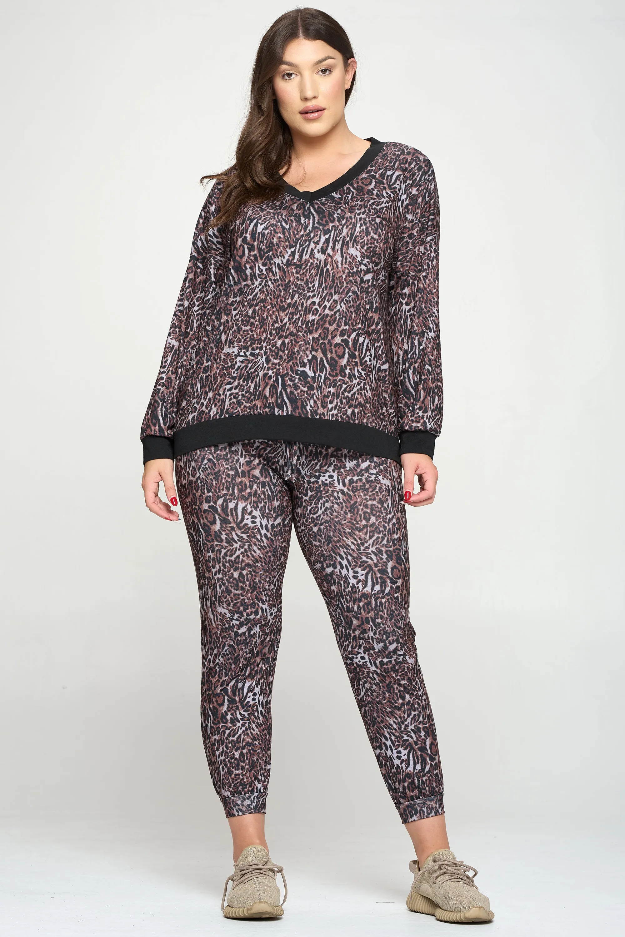 Plus Size Striking Leopard Print Matching Lounge Set